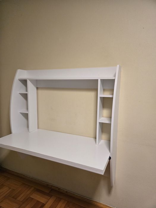 Birou suspendat smart home