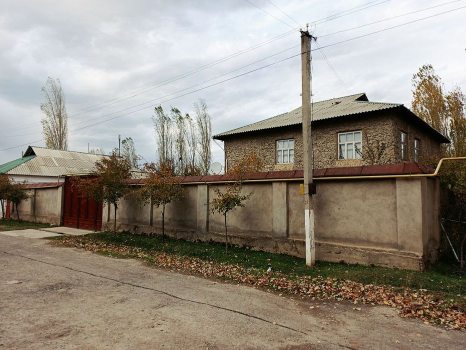 Uy joy sotiladi 2 qavatli srochna