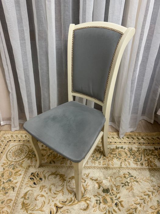 Продам 6 стульев