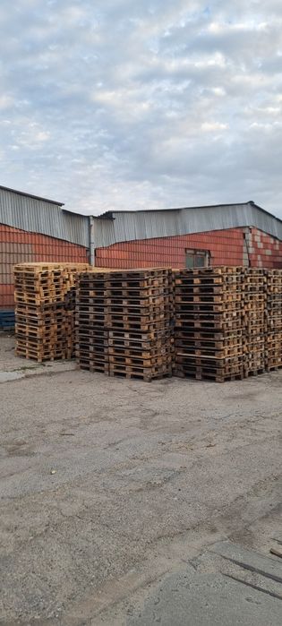 Vând paleti euro și NON euro