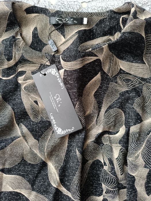 Продам  совершенно новые женские вещи тройка