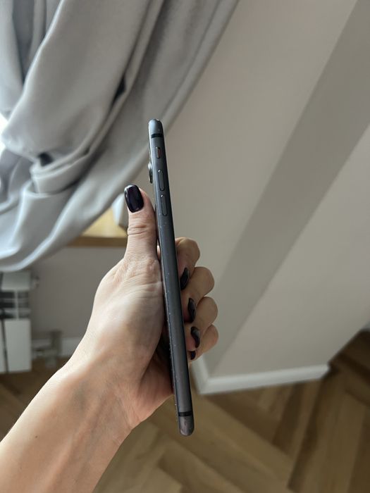Продам iphone 8 plus в хорошем состоянии