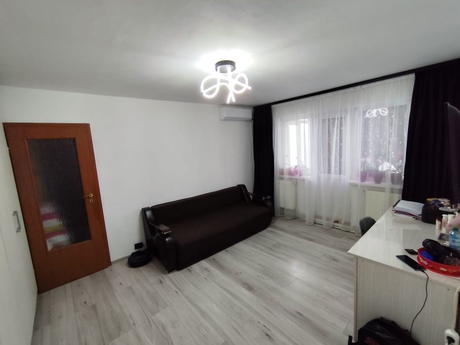 2 camere semidecomandat, Craiovita Noua, zona Materna