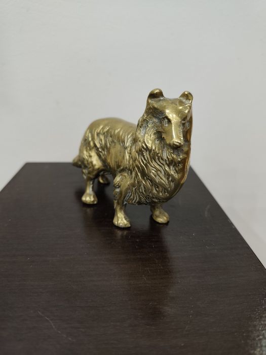 Декоративна месингова фигура – куче  Коли.