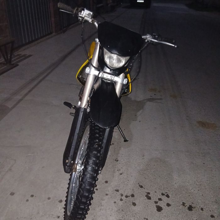 Продам эндуро 250 кубов 06