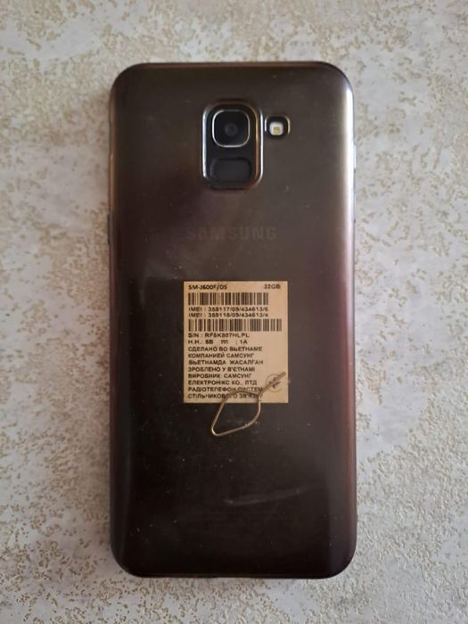 Телефон Samsung j6