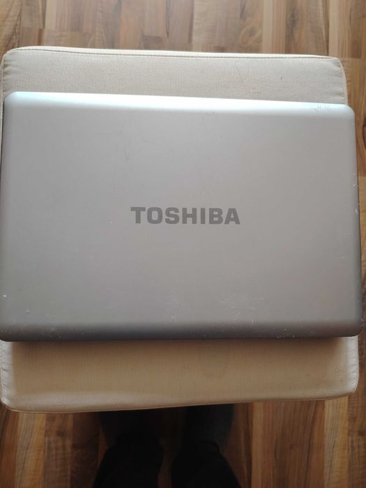 Toshiba Satelit L500 15.6 inc.Перфектно състояние.