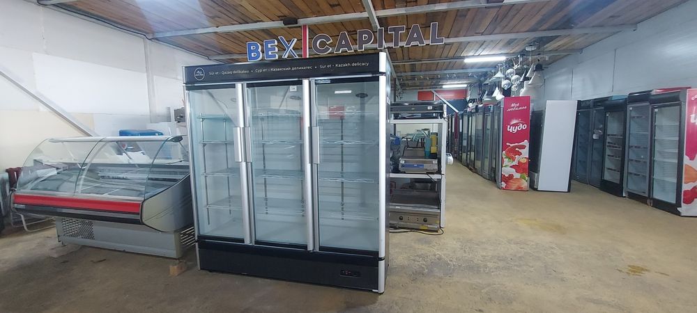 Витринный холодильник,  холодильник 3х дверный