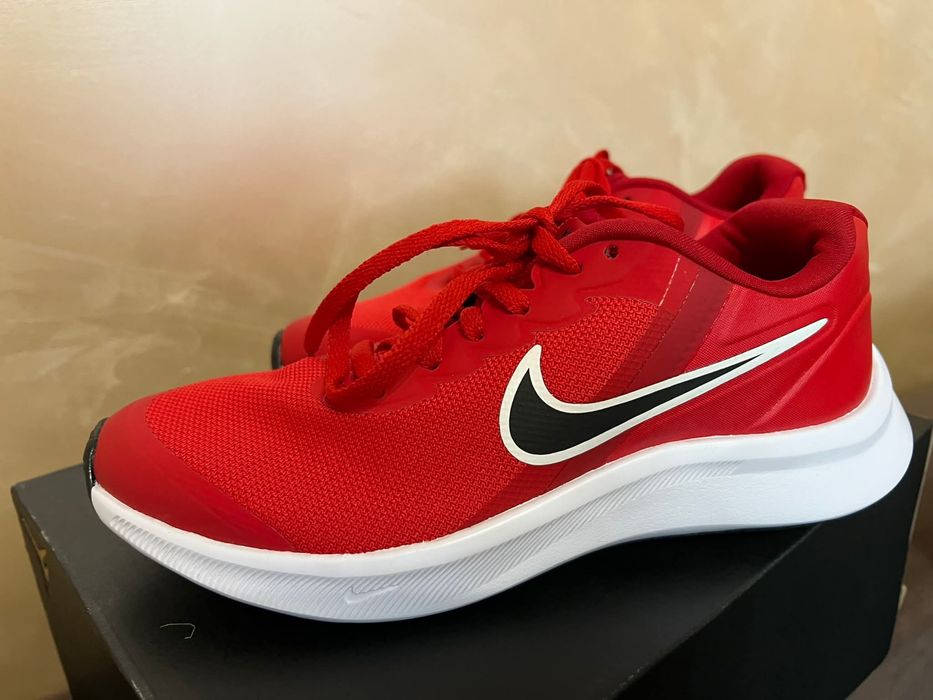 Червени Маратонки Nike