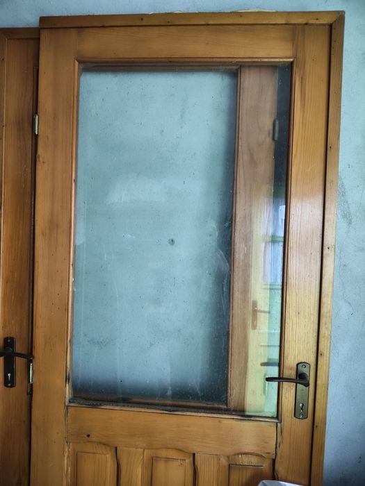 Uși de vânzare lemn