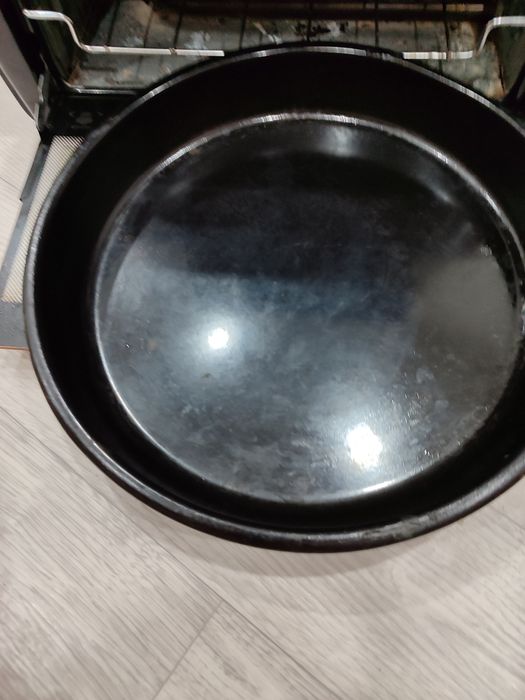 Продам духовку .