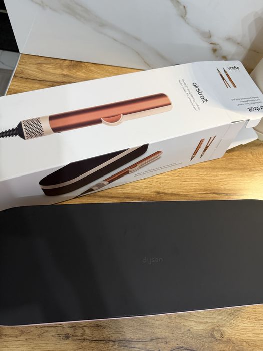 Новый Dyson 2 в 1 — фен + выпрямитель