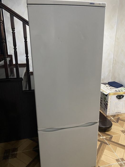 Продам холодильник Атлант