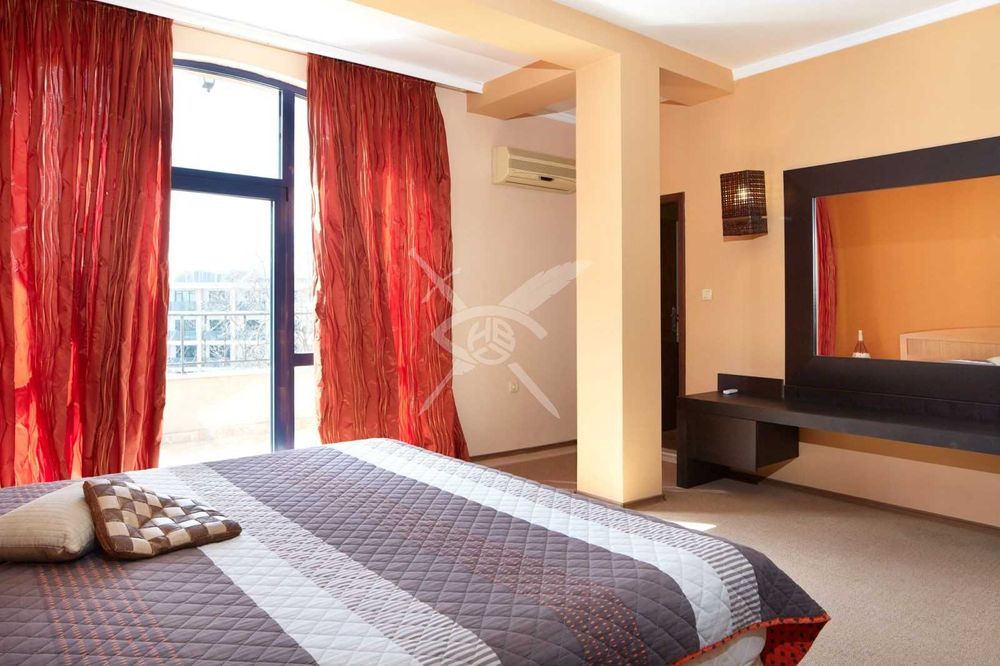 Продава се Многостаен апартамент в к.к. Слънчев бряг - 244 кв.м за 1900 €/кв.м - Снимка #2