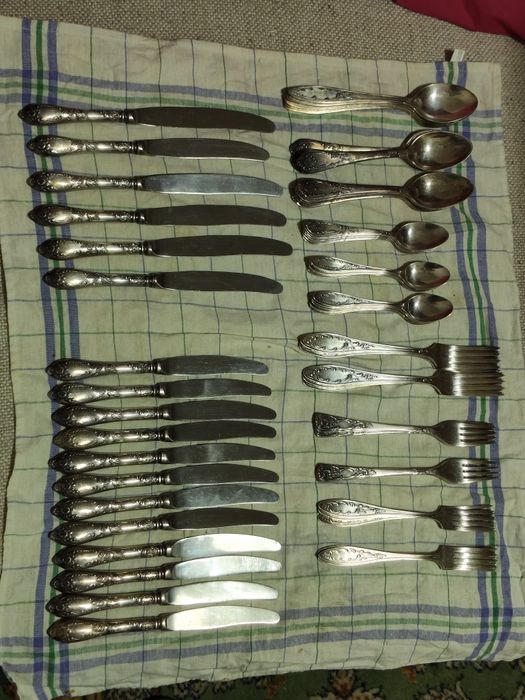 Set complet (72 piese) de tacamuri Rusesti argintate