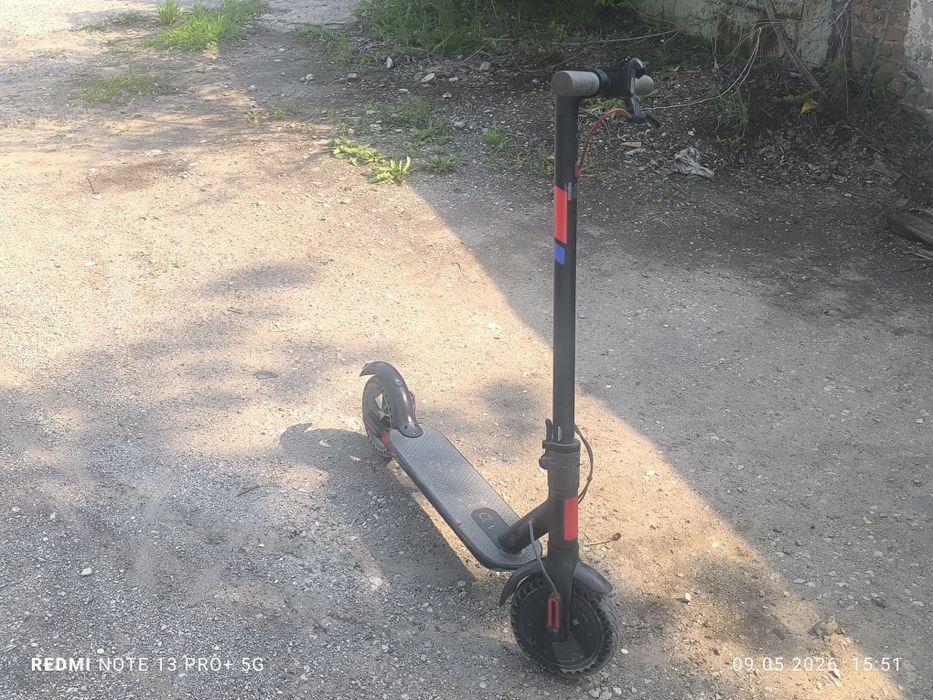 Продам электро самокат Xiaomi m365 pro
