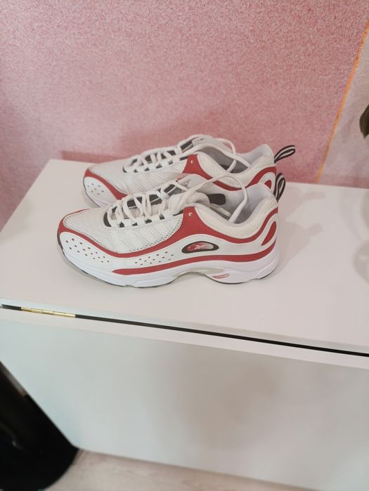 Продам срочно  обувь.