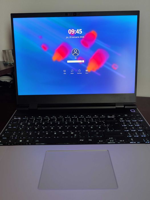 Framework 16 ryzen 7840HS RX7700S