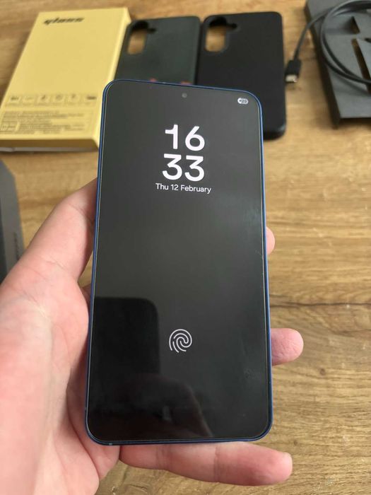 Samsung Galaxy S25 12/256GB Navy Оставаща гаранция!