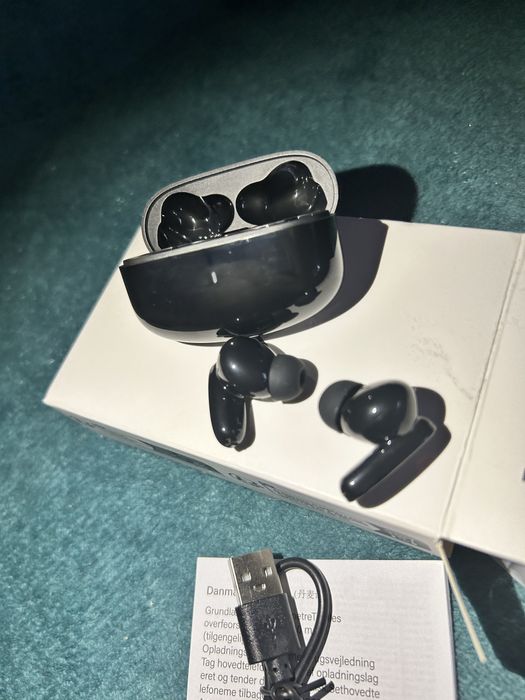 Casti prin bluetooth