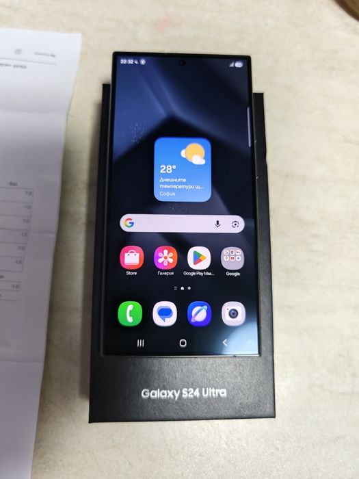 Продавам телефон Samsung S24 UTRA