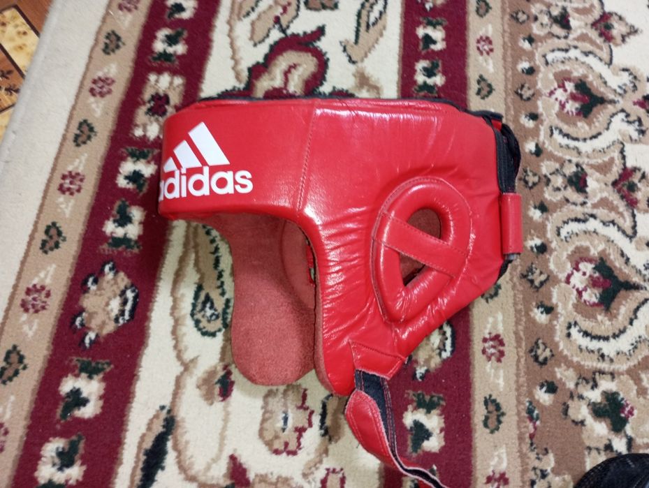 Боксёрский шлем Adidas