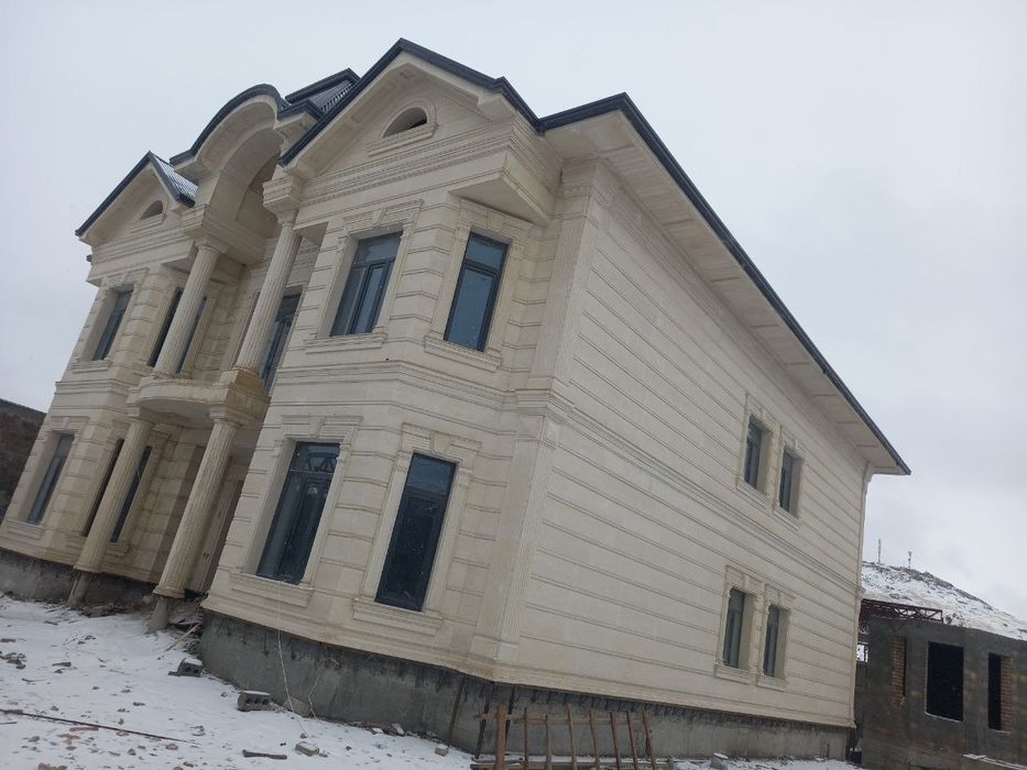 Ajoyib dizaynga ega uy sotiladi