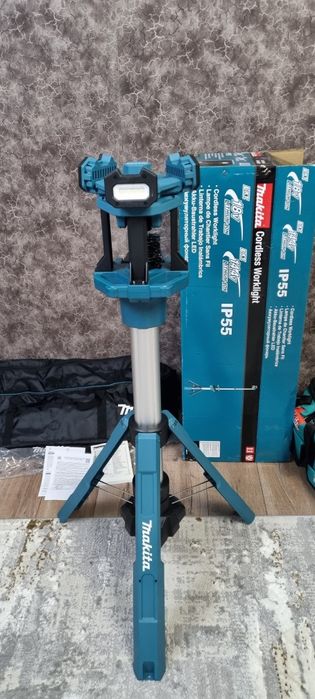 Мачта( фонарь) MAKITA