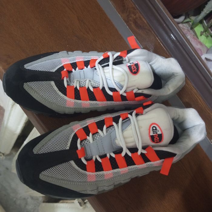 Продаются мужские кроссовки