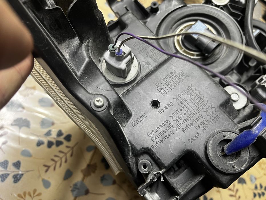 Lexus CT 200h ляв фар