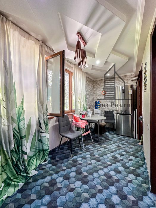 3/2/4 Ялангач школа 190 кирпич 2х6 балкон