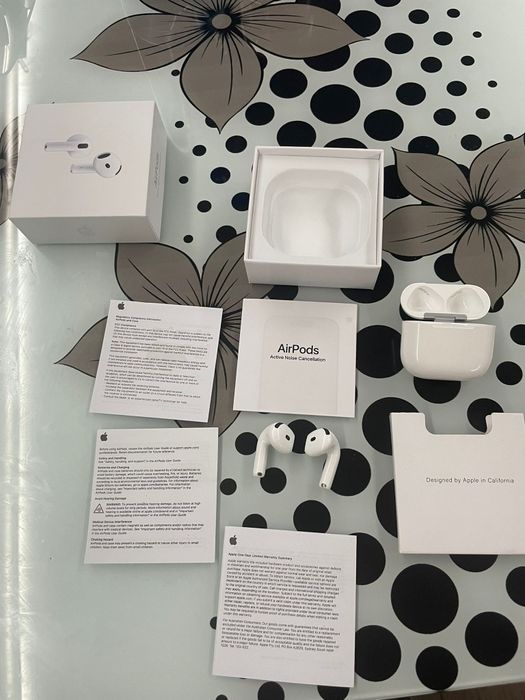 Căști Airpods 4 anc