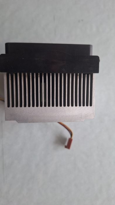 Продавам охладител за процесор Cooler Master CM12V