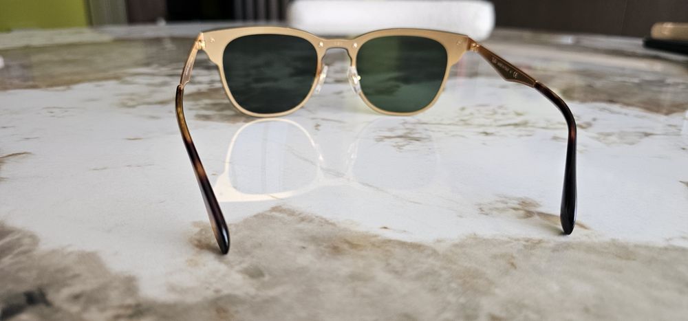 Vând ochelari de soare Ray-Ban  (RayBan)