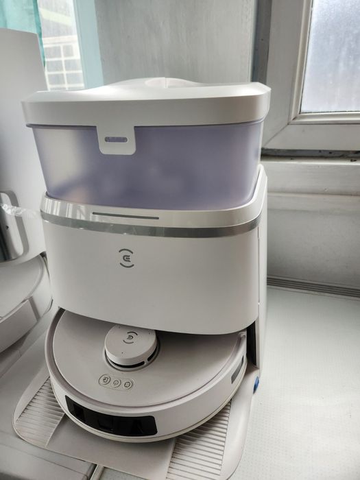 Миеща прахосмукачка робот