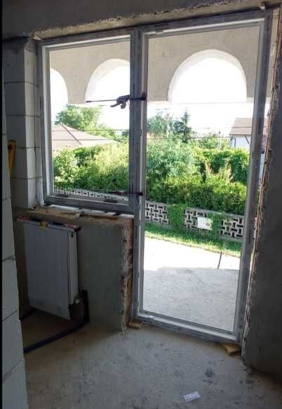 Montaj uși interior, tâmplărie PVC