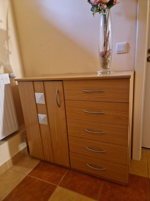 Servanta in stare foarte buna