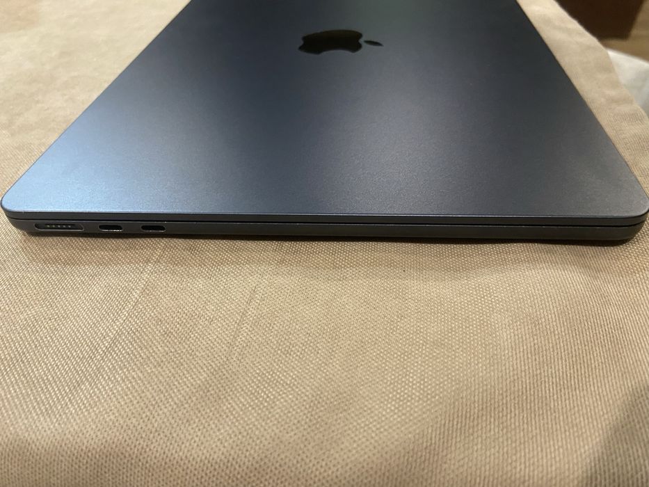 MacBook Air M2-16GB, 256GB SSD