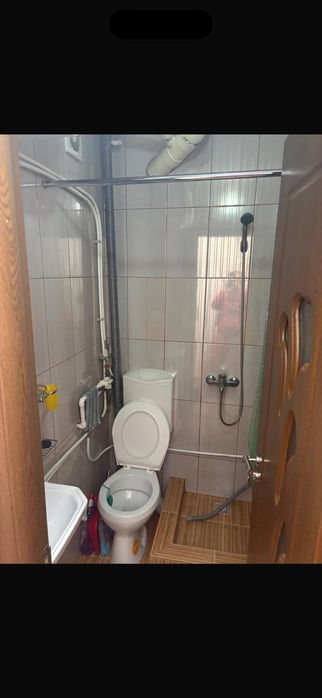 Închiriez garsoniera