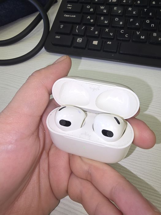 Airpods 3 почти новые
