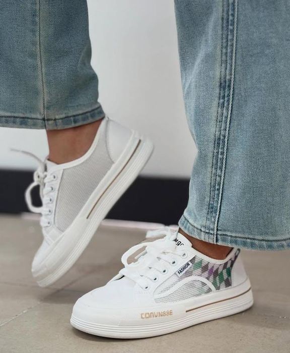 Продам кросовочки.37