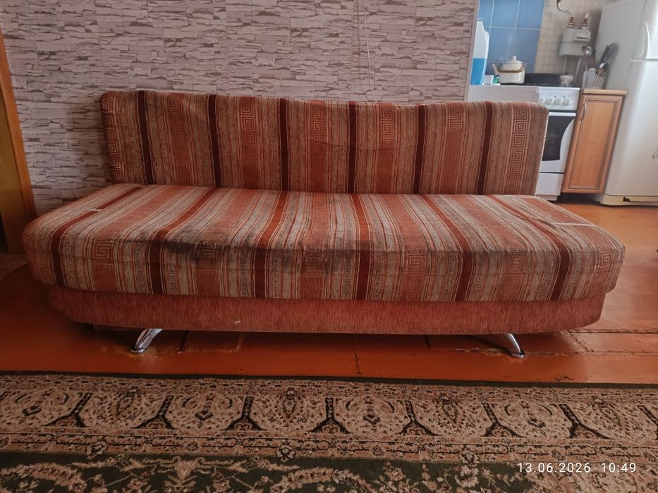Продам срочно диван