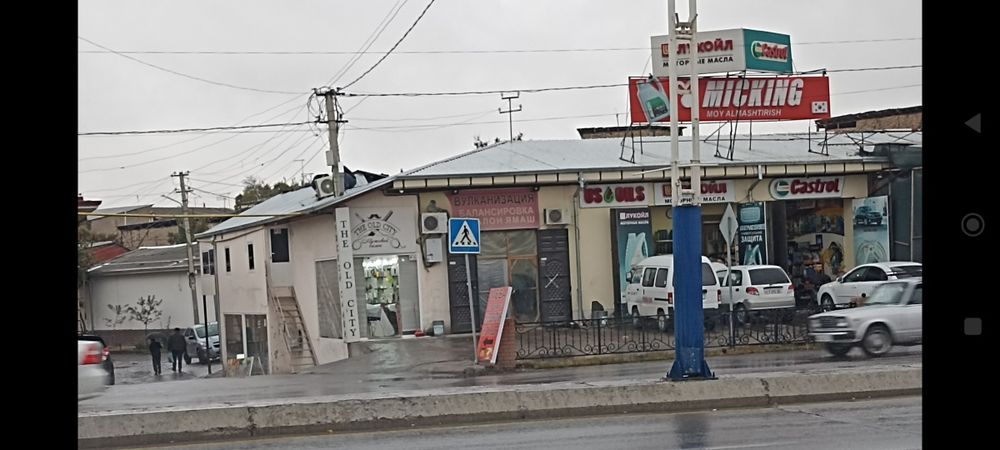 Турар ва нотурар жой сотилади нурафшон куча  фасад 50 метр