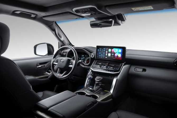 Элитный Трансфер на Toyota 300 GR Sport 2025года