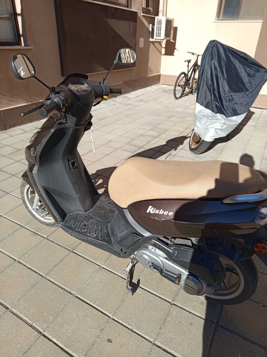 Продавам Скутер Пежо кисби