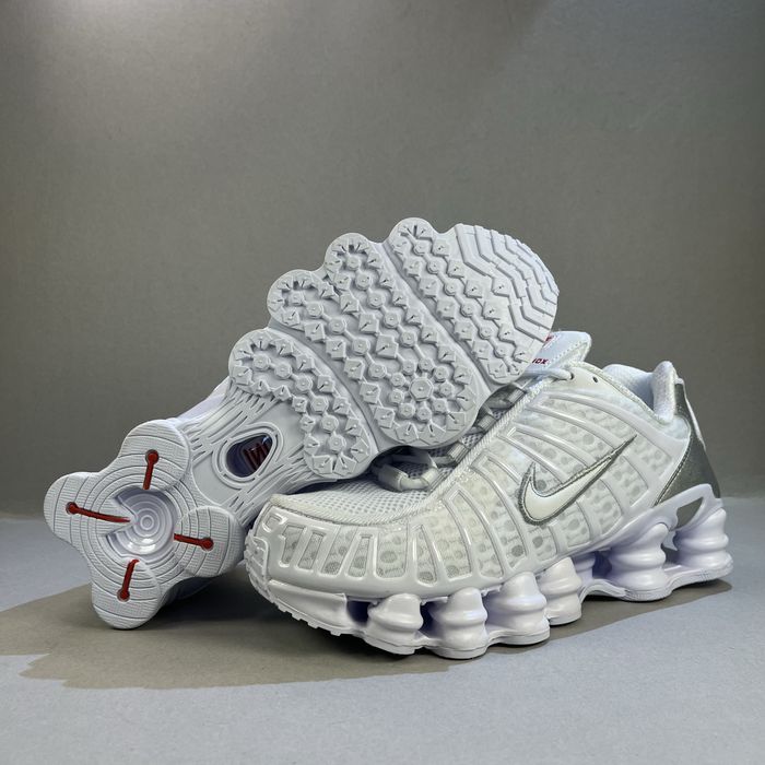 Nike Shox “Triple White” НОВИ! Ориг