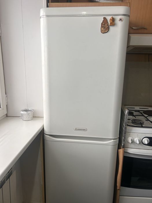 Продам холодильник