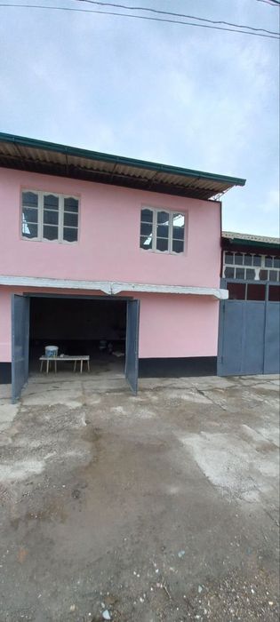 Уй сотилади автосервис билан!Жомбой шахри, Бобур кучаси 16уй.