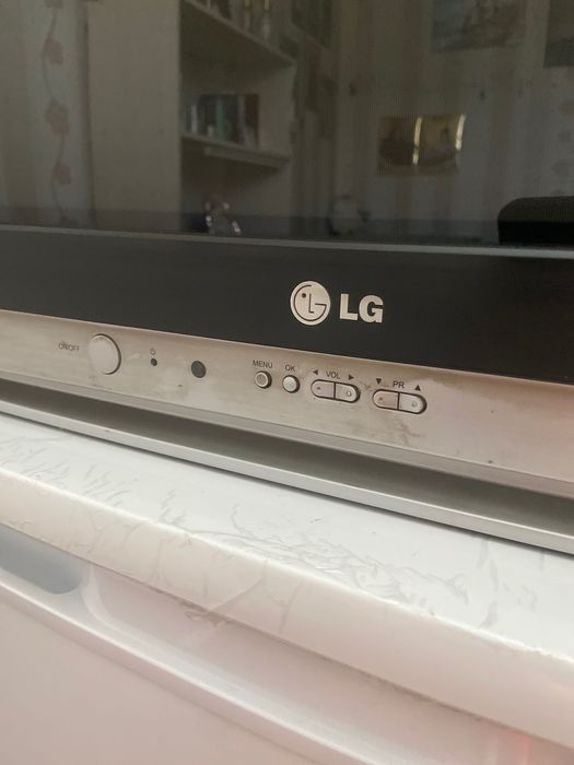 Телевизор LG XD 100hz