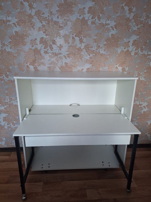 Продам стол для шитья